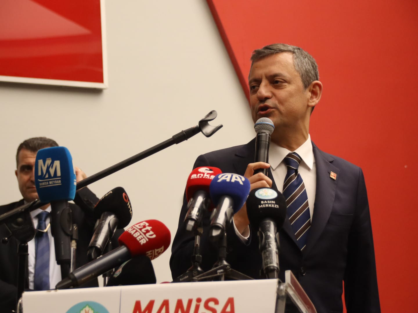 Chp Lideri Özel Türkiye'nin Bütün Kadınlarına Düşmanlık Yapan Erdoğan'dan Başkası Değildir (1)