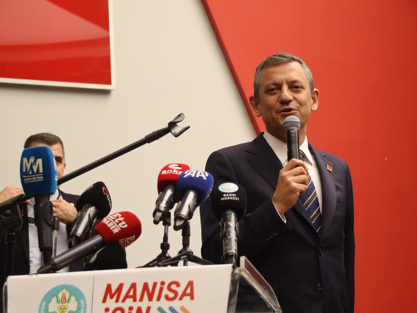 Chp Lideri Özel Türkiye'nin Bütün Kadınlarına Düşmanlık Yapan Erdoğan'dan Başkası Değildir (2)
