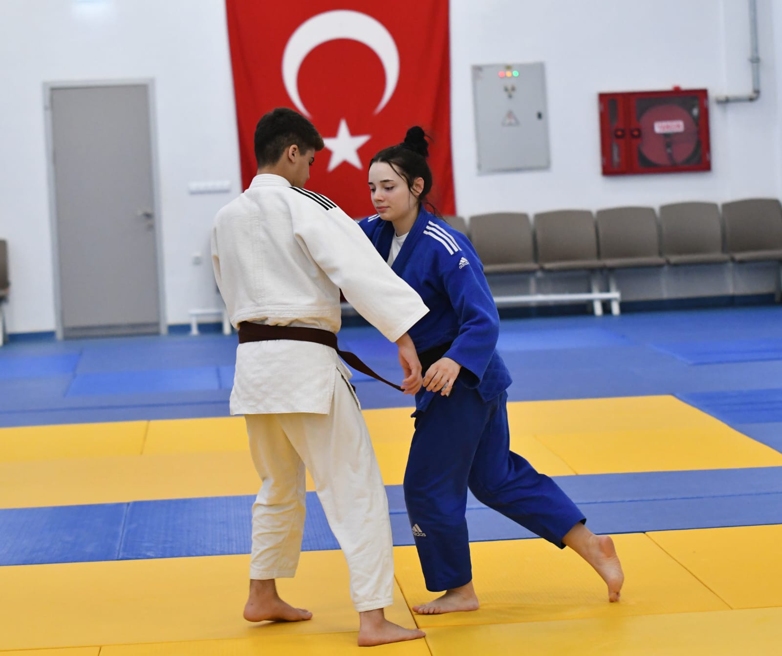 Milli Takım Için Manisa – İzmir Arası Mekik Dokuyor (3)