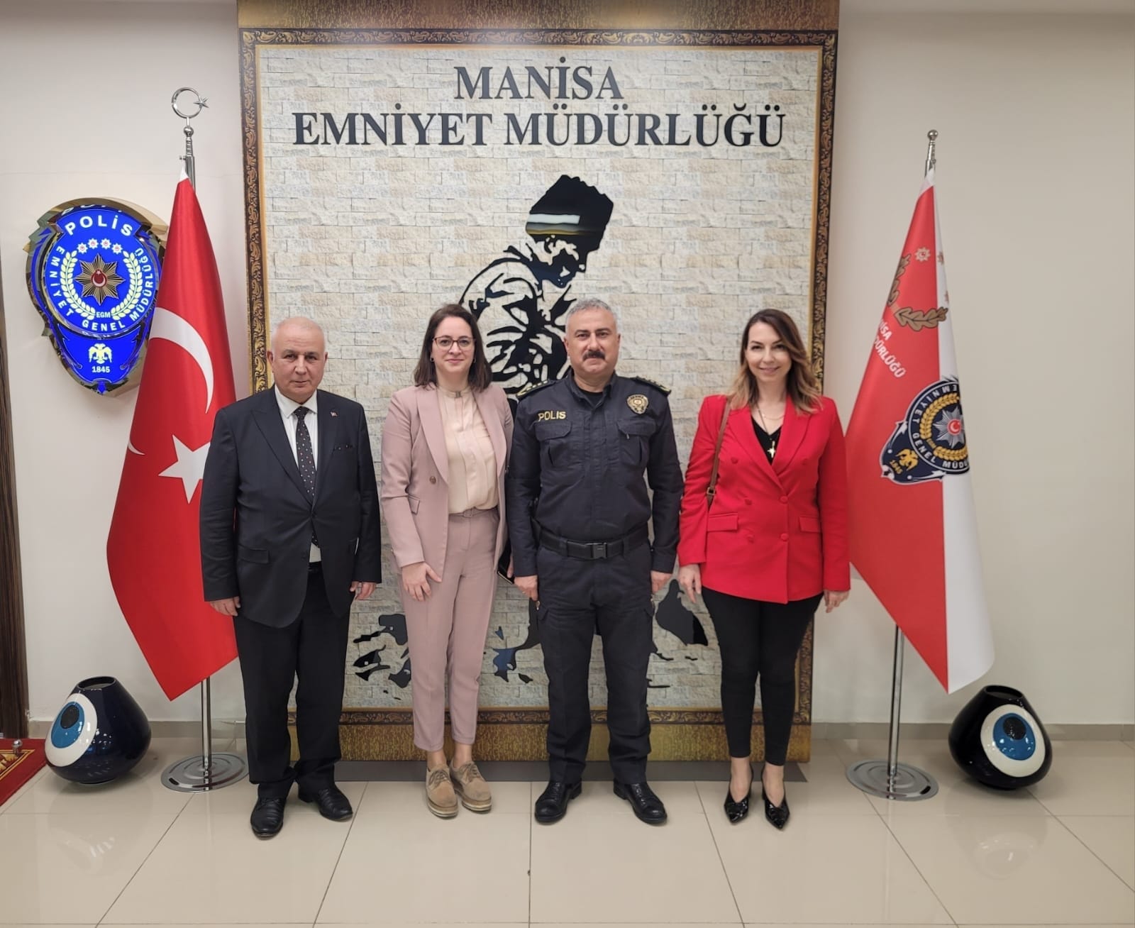 Yunusemre Ve Şehzadeler’den Polis Teşkilatına Anlamlı Deste (6)