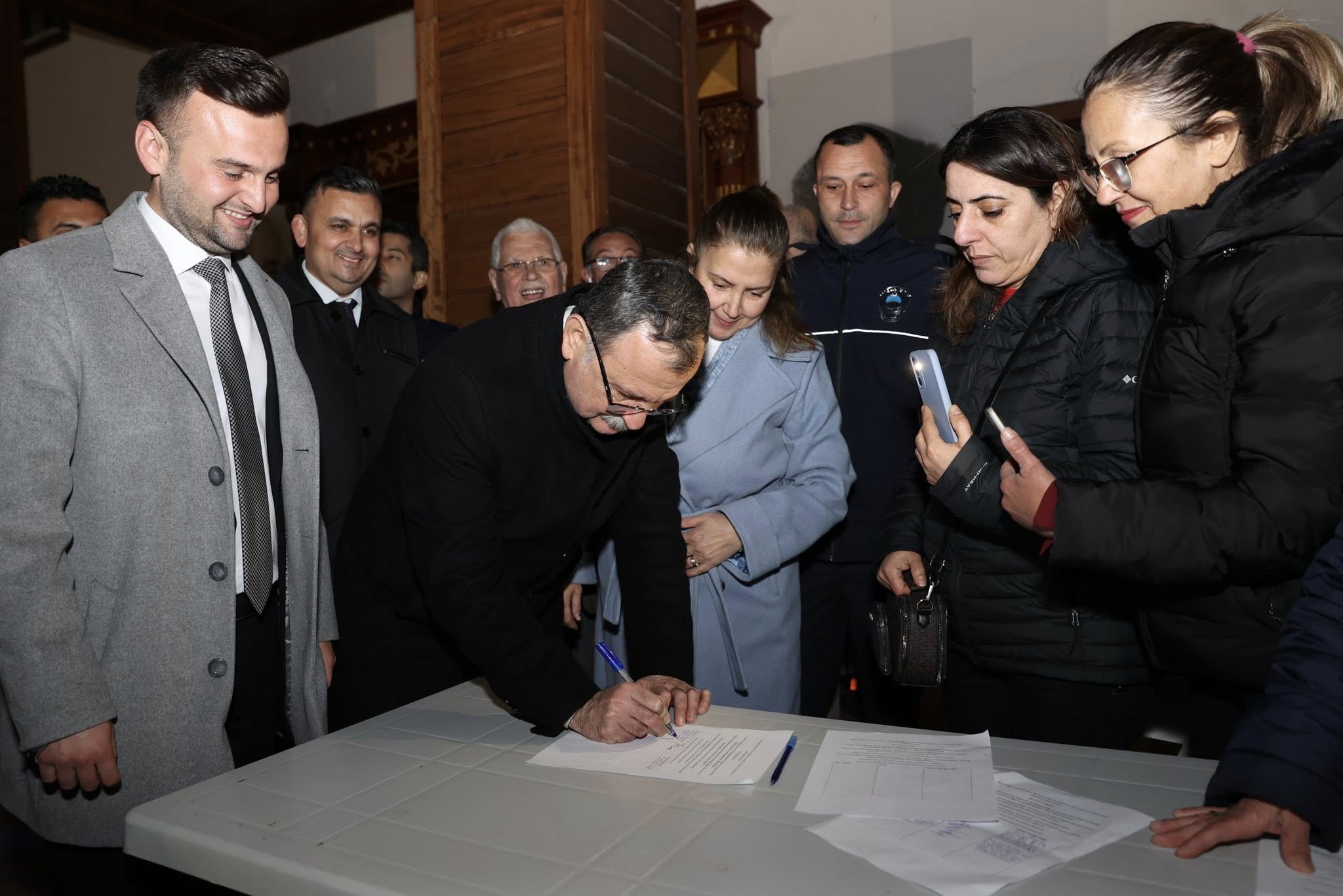 Yunusemre’den Roman Gecesi Binlerce Kişi Müzik Ve Dansla Coşt (10)