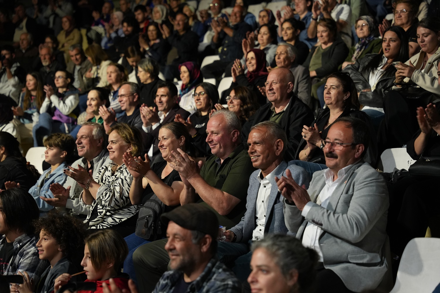 Çağlak Festivali Sanatla Perdelerini Açtı Müfit Can Saçıntı Akhisar’da Sahne Aldı (13)