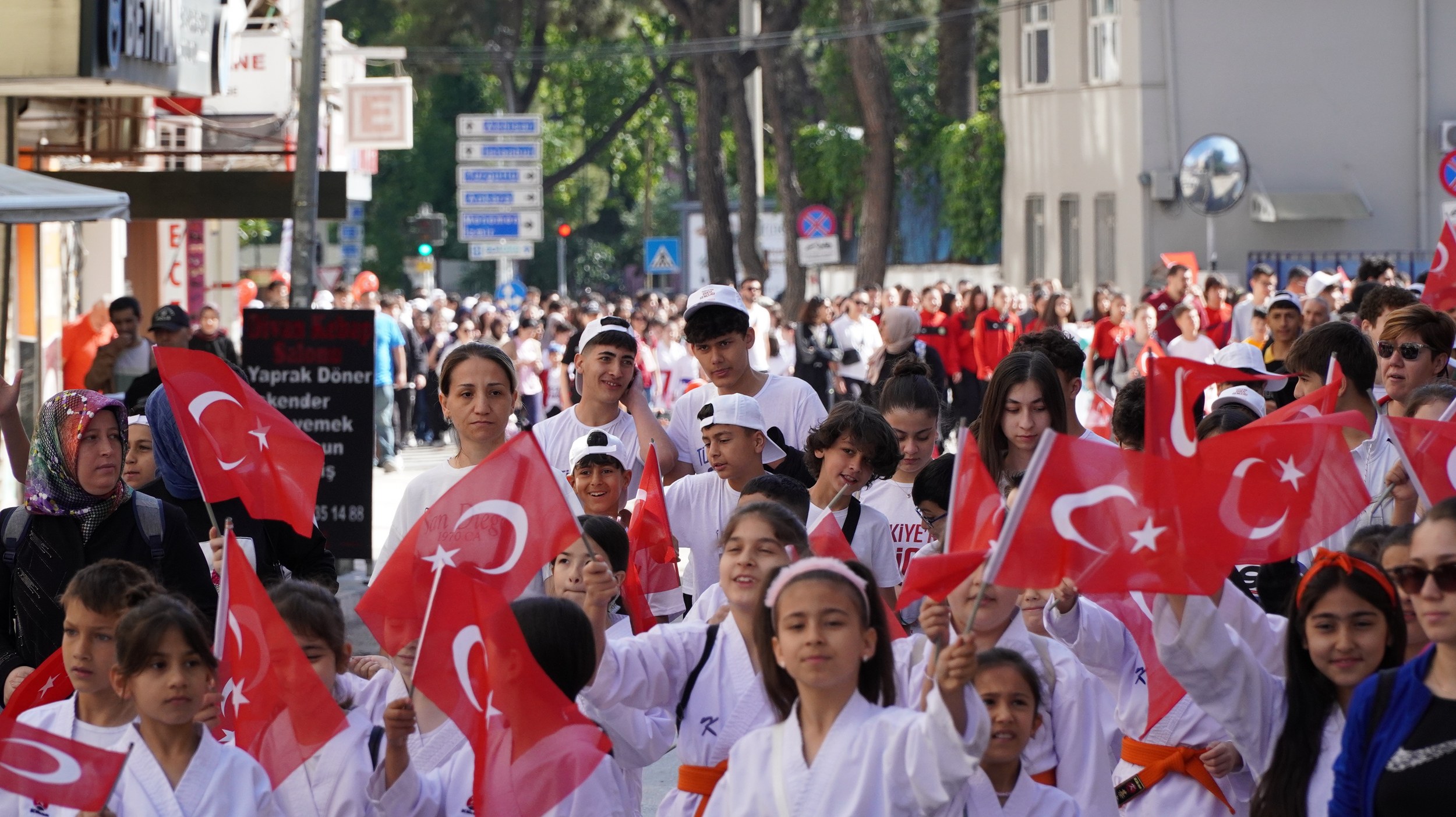 Manisa 19 Mayıs (1)
