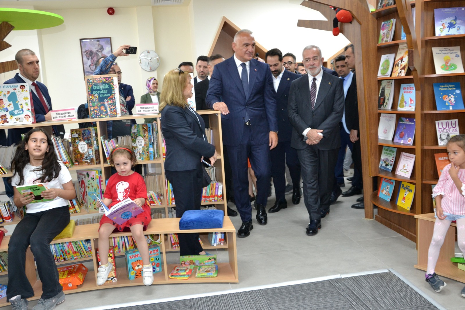 Manisa İl Halk Kütüphanesi Yeni Hizmet Binası Açıldı (6)