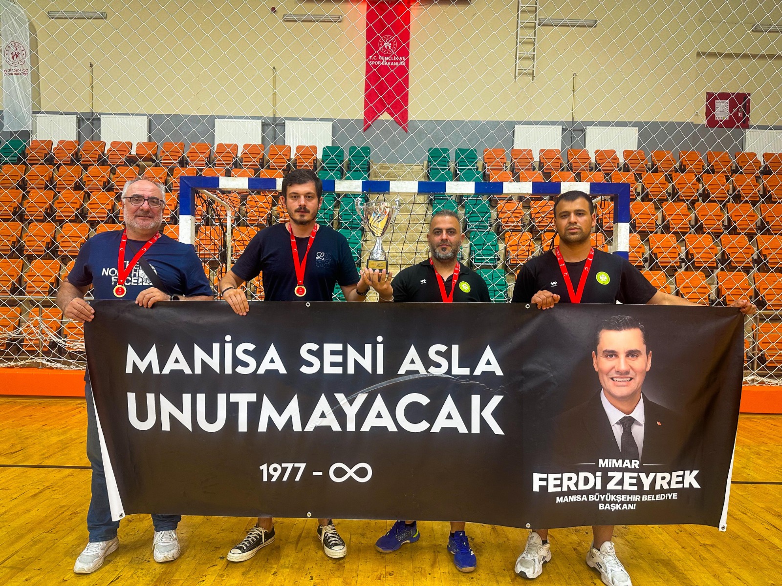 Manisa Bbsk Hentbol Altyapısı Namağlup Türkiye Şampiyonu Oldu (1)