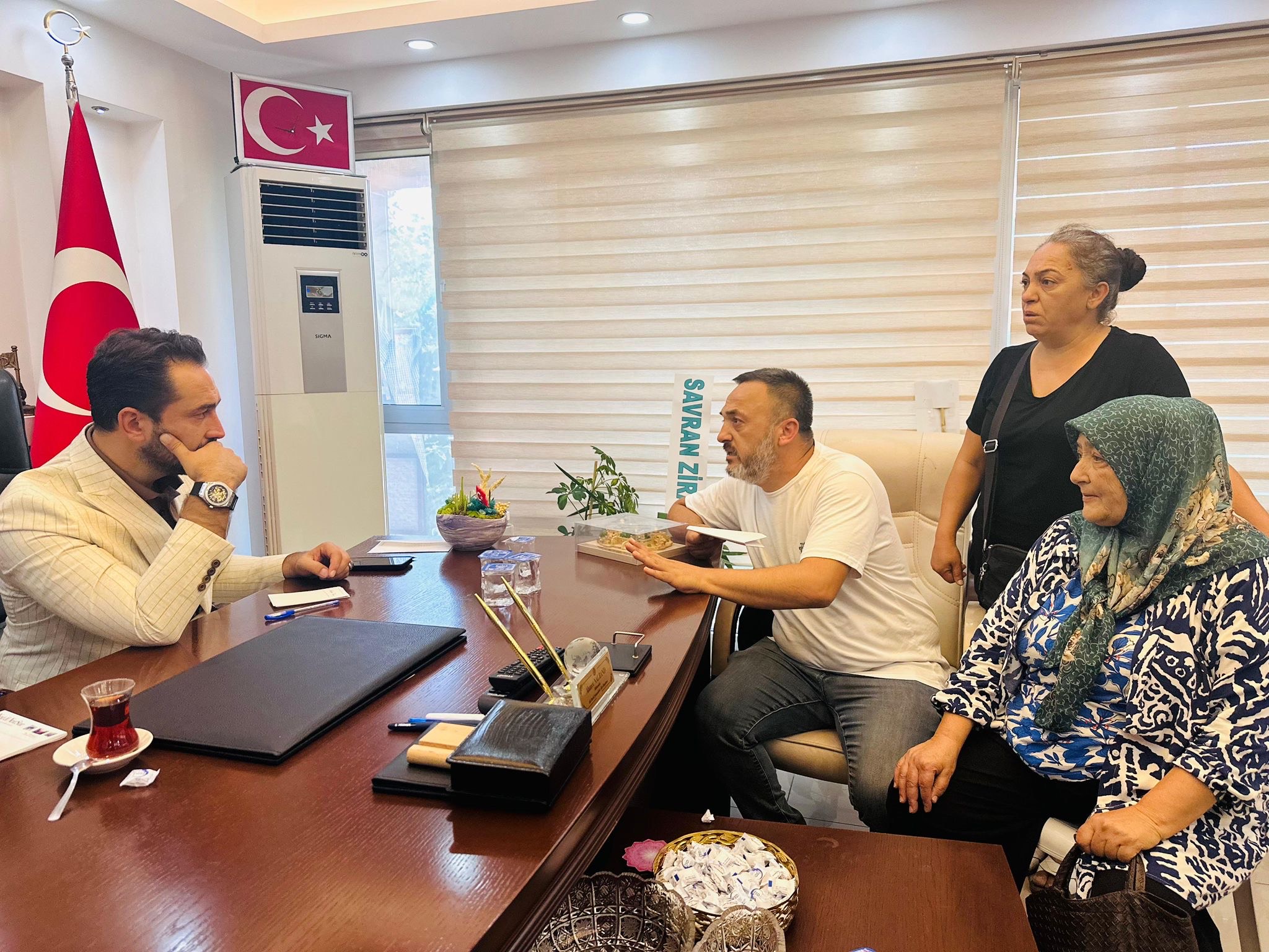Mücahi̇t Arinç (2)