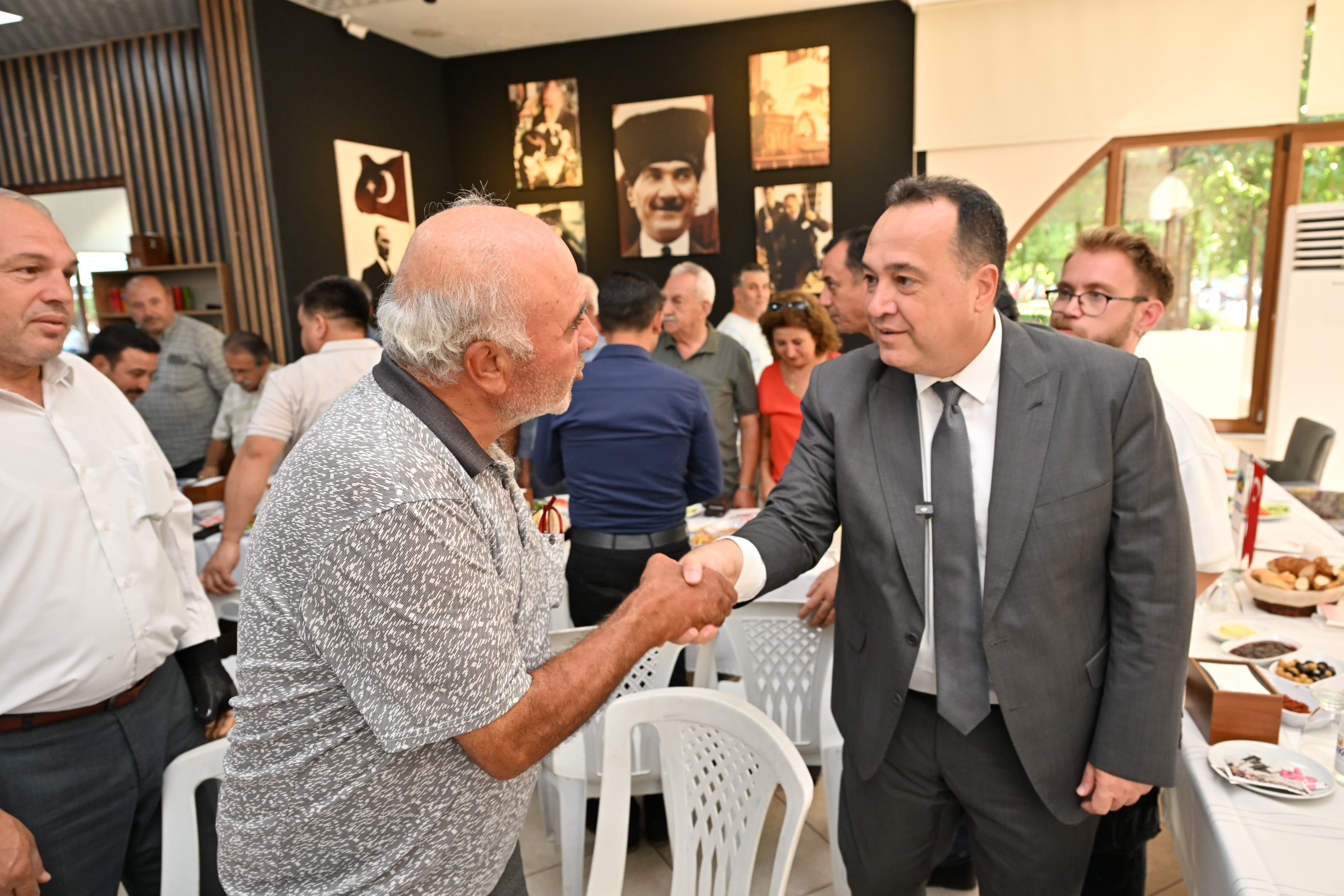 Başkan Dutlulu, Turgutlu’da Muhtarların Isteklerini Dinledi (1)
