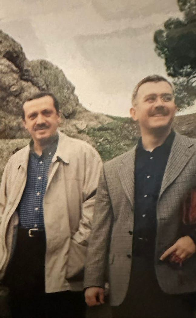 Bahadır Yenişehirlioğlu’ndan 24. Yıl Mesajı Cumhurbaşkanı Ile Yıllar Öncesine Ait Fotoğrafını Paylaştı