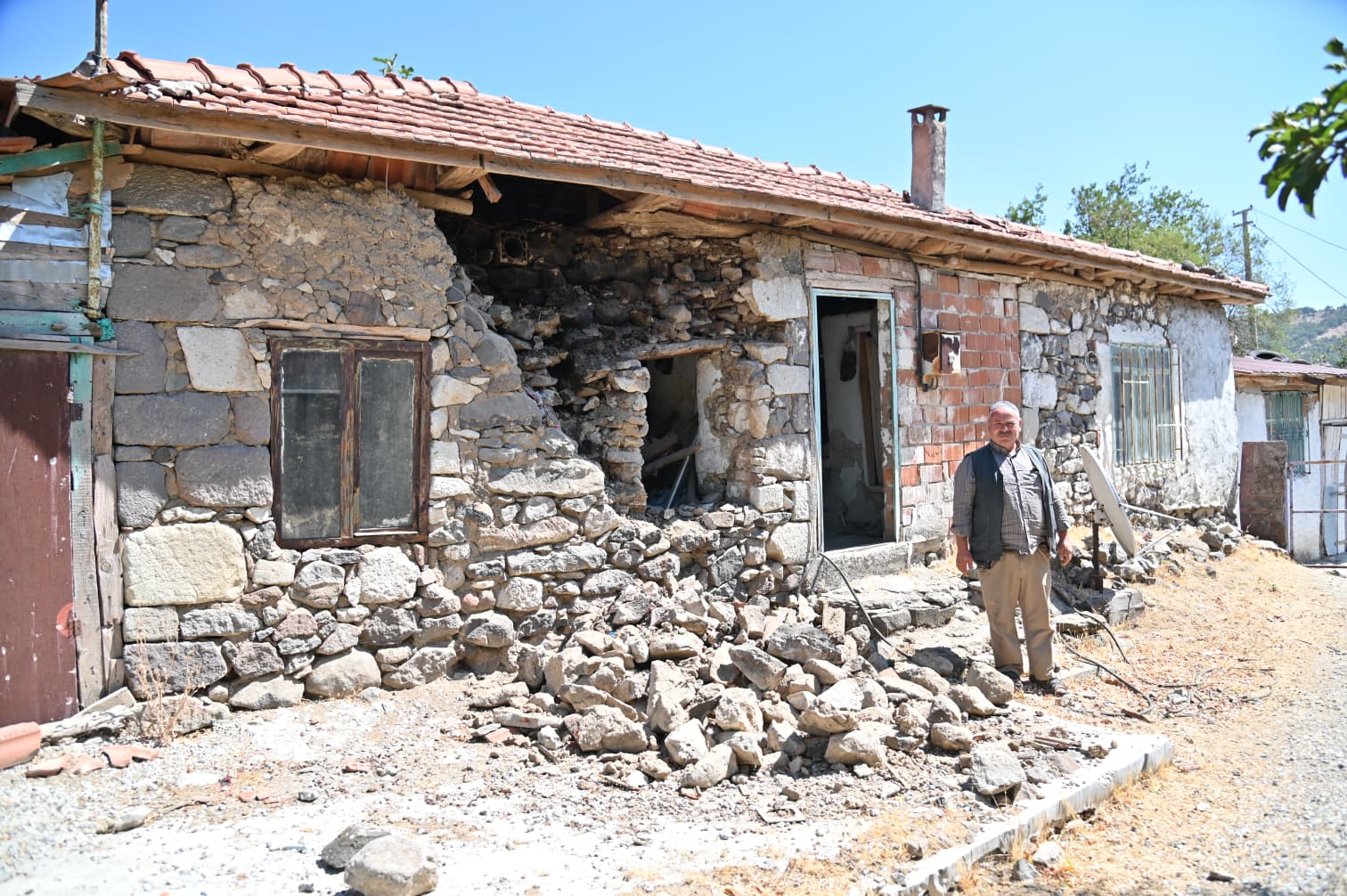 Büyükşehirden Deprem Mağdurlarına Yardım Eli (1)