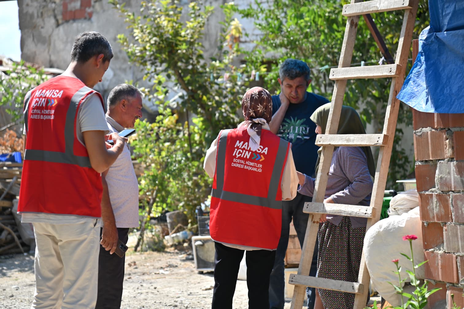 Büyükşehirden Deprem Mağdurlarına Yardım Eli (14)
