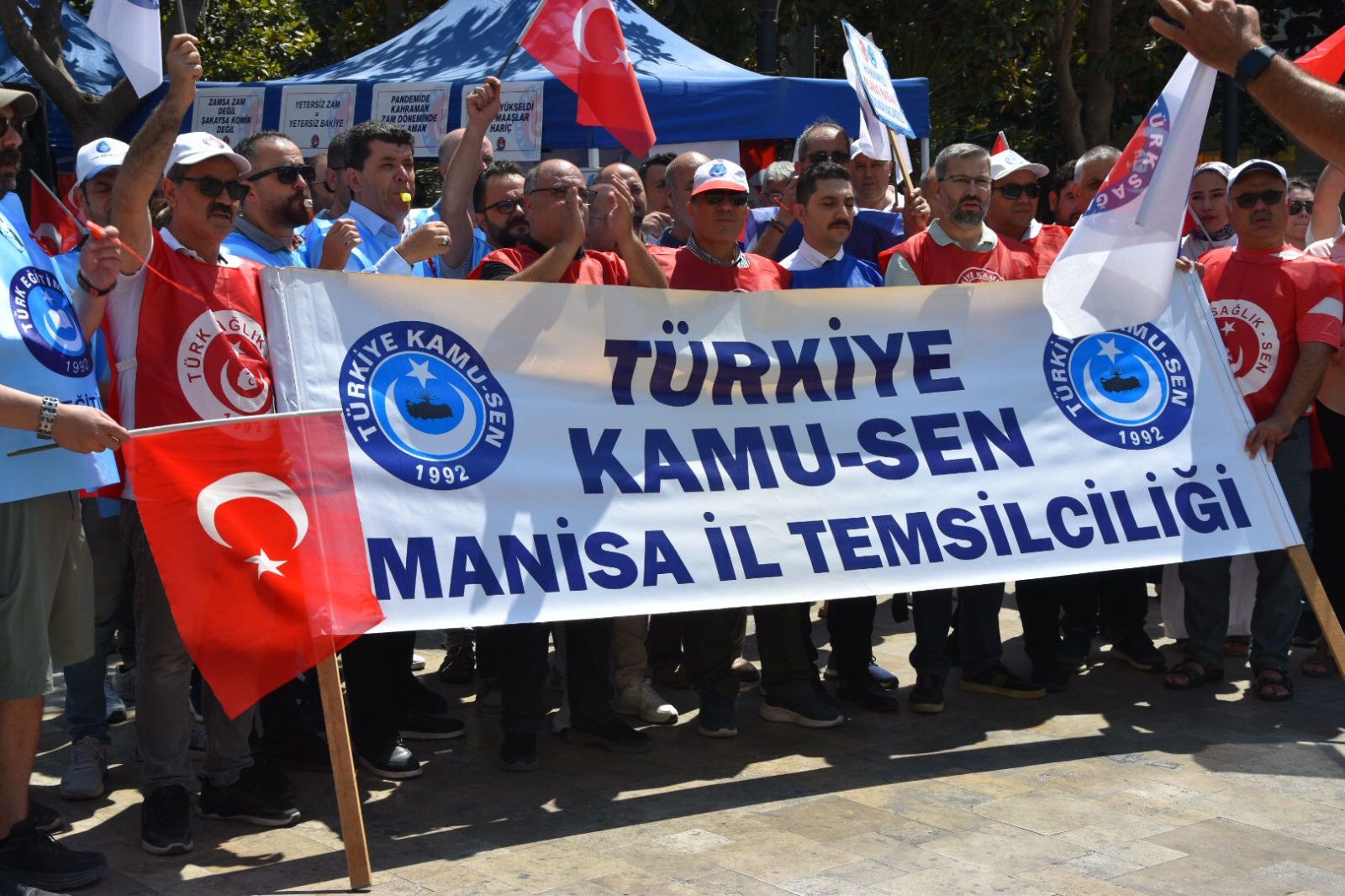 Manisa’da Eylem Var! “Maaşlar Yaşadığımız Gerçeğe Göre Belirlenmelidir” (4)