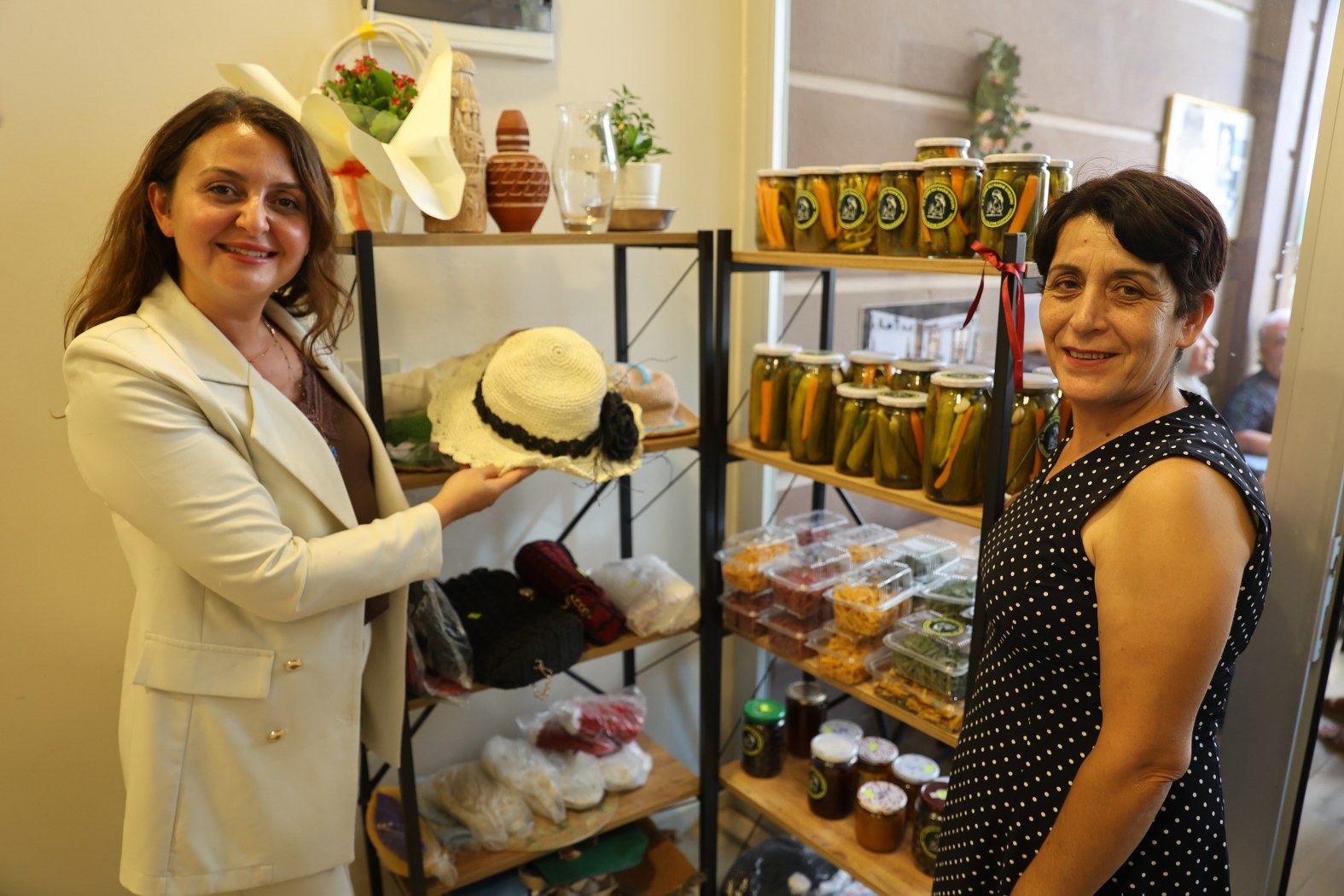 Manisaya Anne Eli Değdi (1)-1