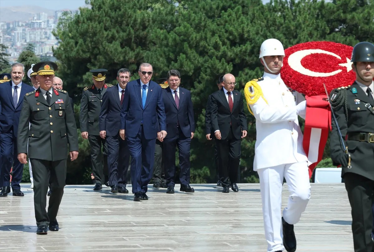 Yaş Öncesi Anıtkabir Ziyareti Erdoğan’dan Bölgesel Liderlik Vurgusu (1)