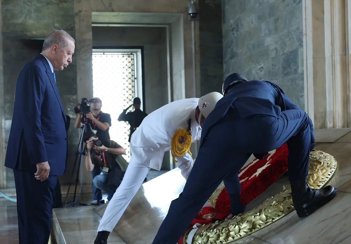 Yaş Öncesi Anıtkabir Ziyareti Erdoğan’dan Bölgesel Liderlik Vurgusu (3)