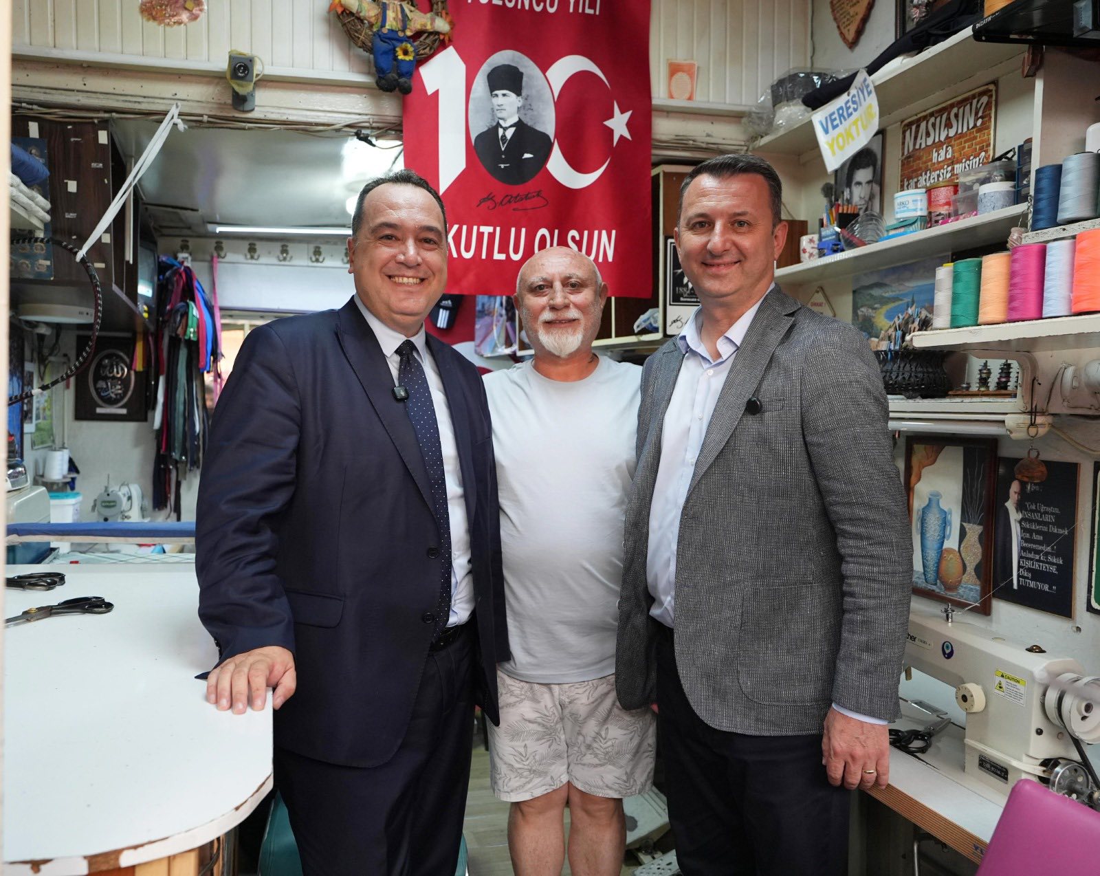 Başkan Dutlulu Akhisar’da Asfalt Çalışmalarını İnceledi, Esnafla Buluştu (14)