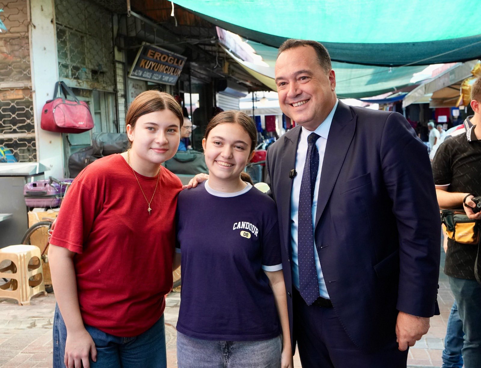 Başkan Dutlulu Akhisar’da Asfalt Çalışmalarını İnceledi, Esnafla Buluştu (3)