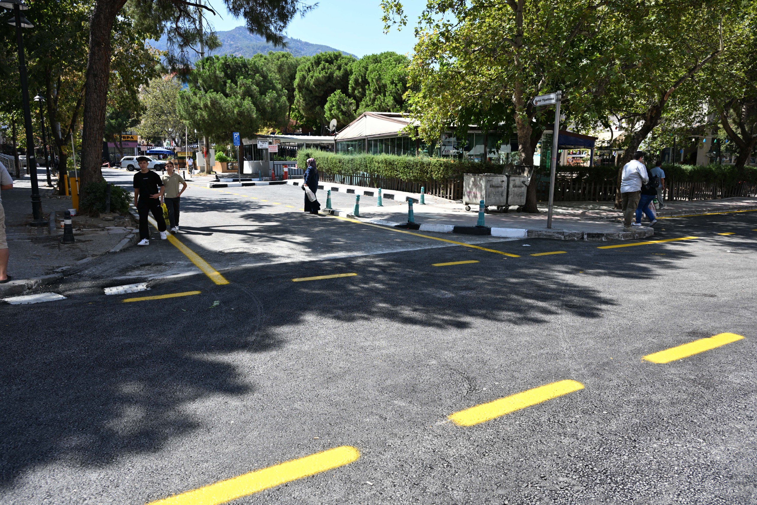 Büyükşehir 15 Yıllık Yolu 750 Ton Asfalt Ile Yeniledi (14)