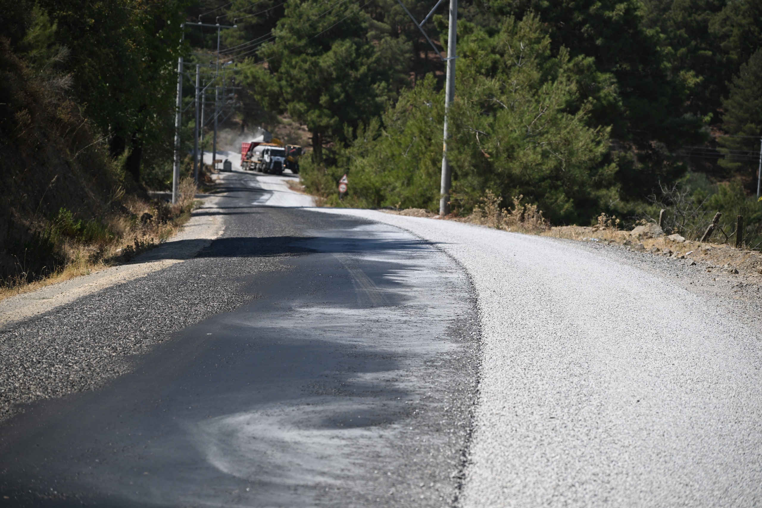 Büyükşehir, Spil Dağı Milli Parkı Yolunu Yeniliyor (9)