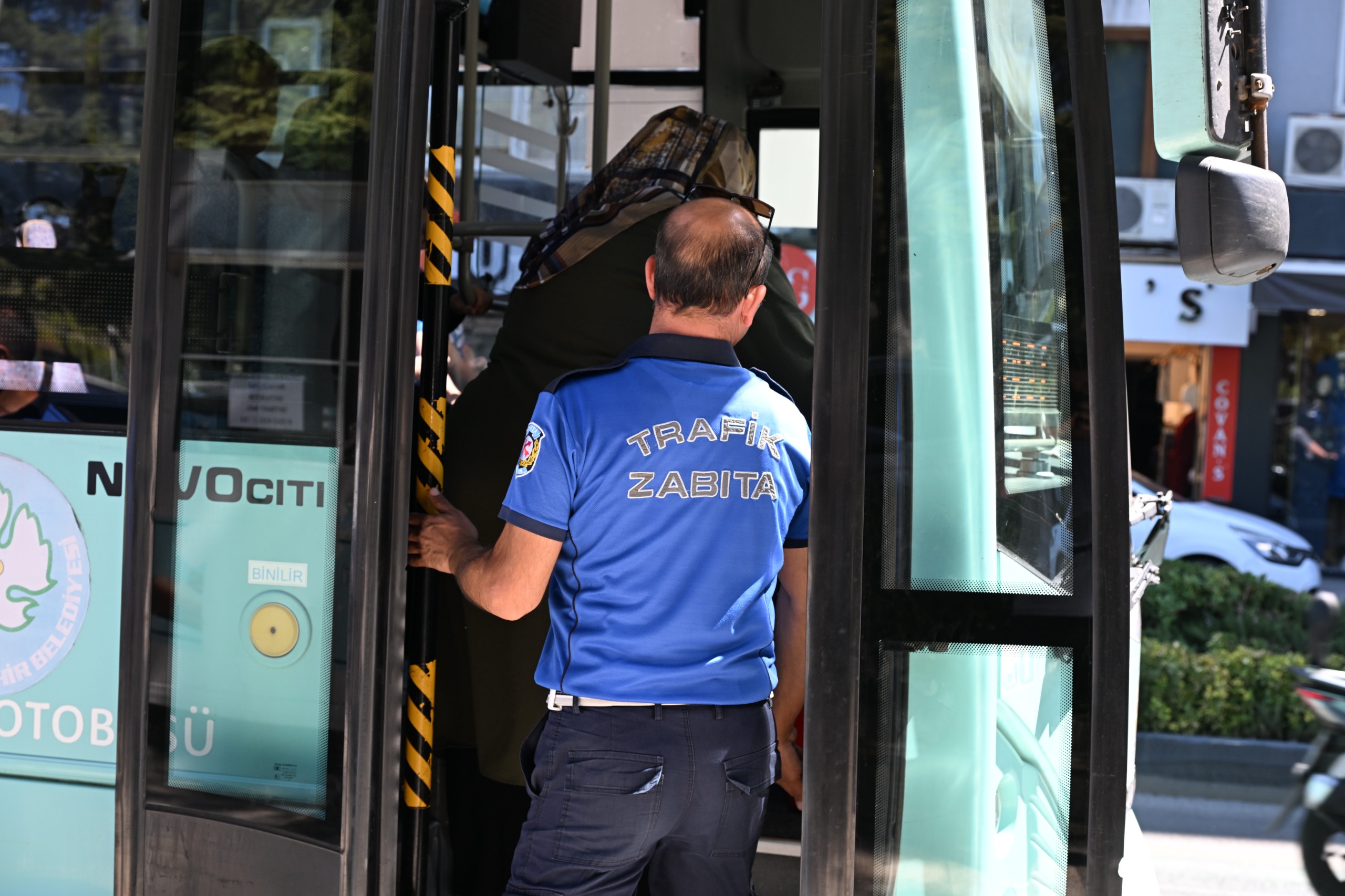 Büyükşehir Toplu Ulaşımda Denetimlerini Sürdürüyor (1)