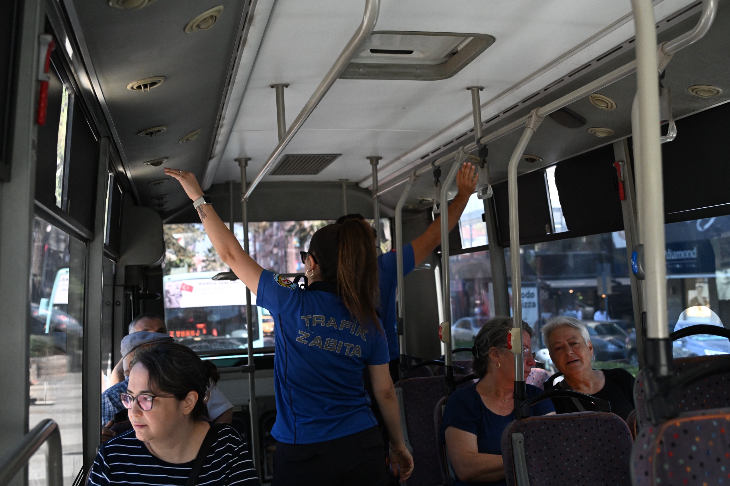 Büyükşehir Toplu Ulaşımda Denetimlerini Sürdürüyor (2)