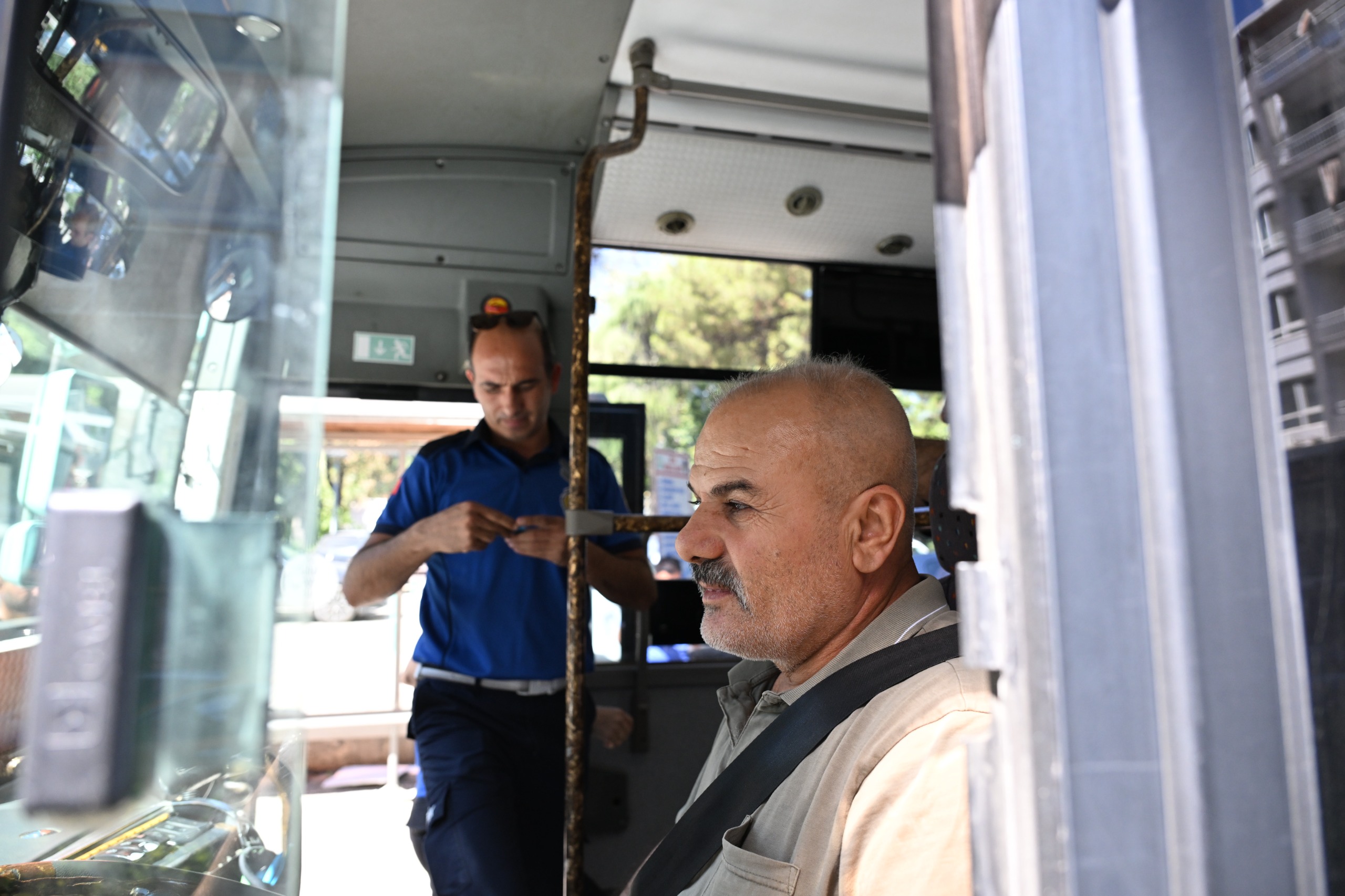 Büyükşehir Toplu Ulaşımda Denetimlerini Sürdürüyor (3)