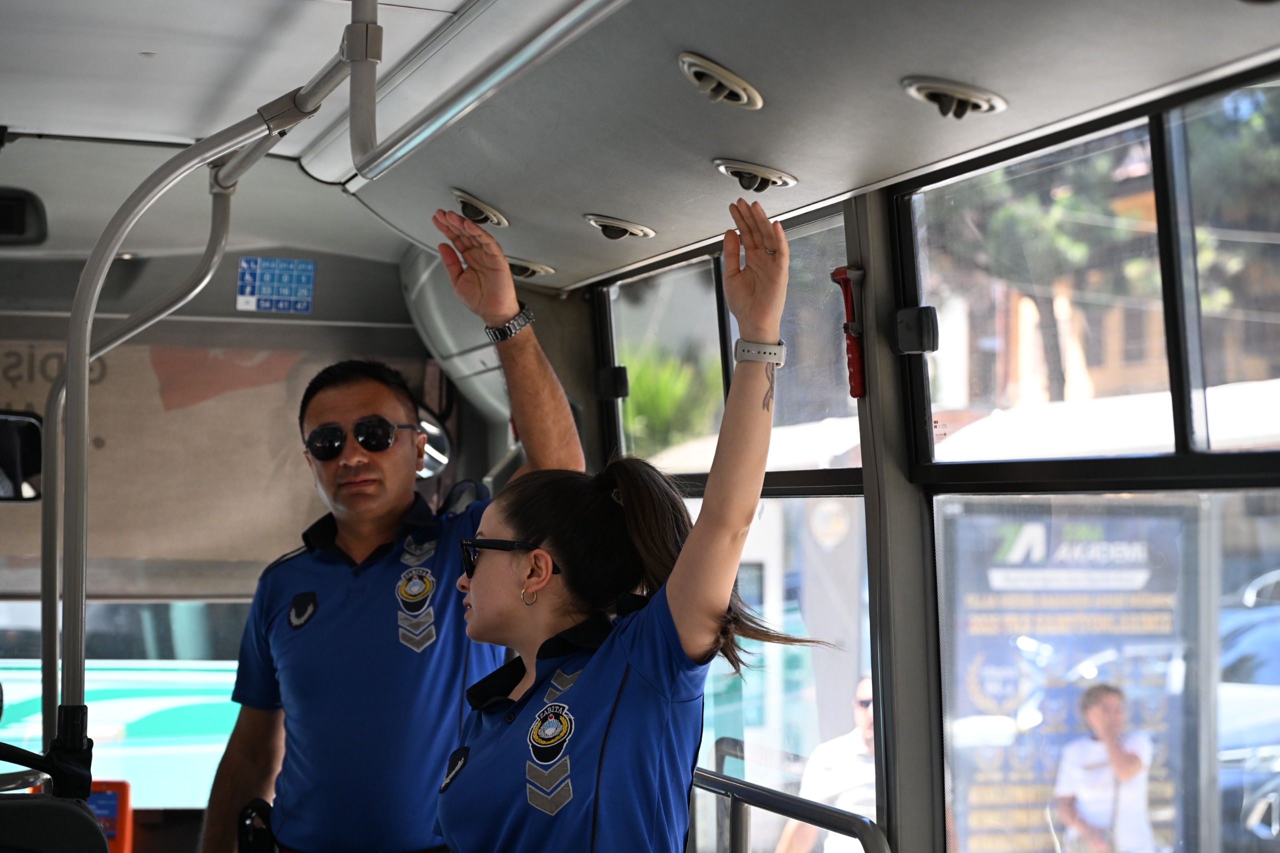 Büyükşehir Toplu Ulaşımda Denetimlerini Sürdürüyor (7)