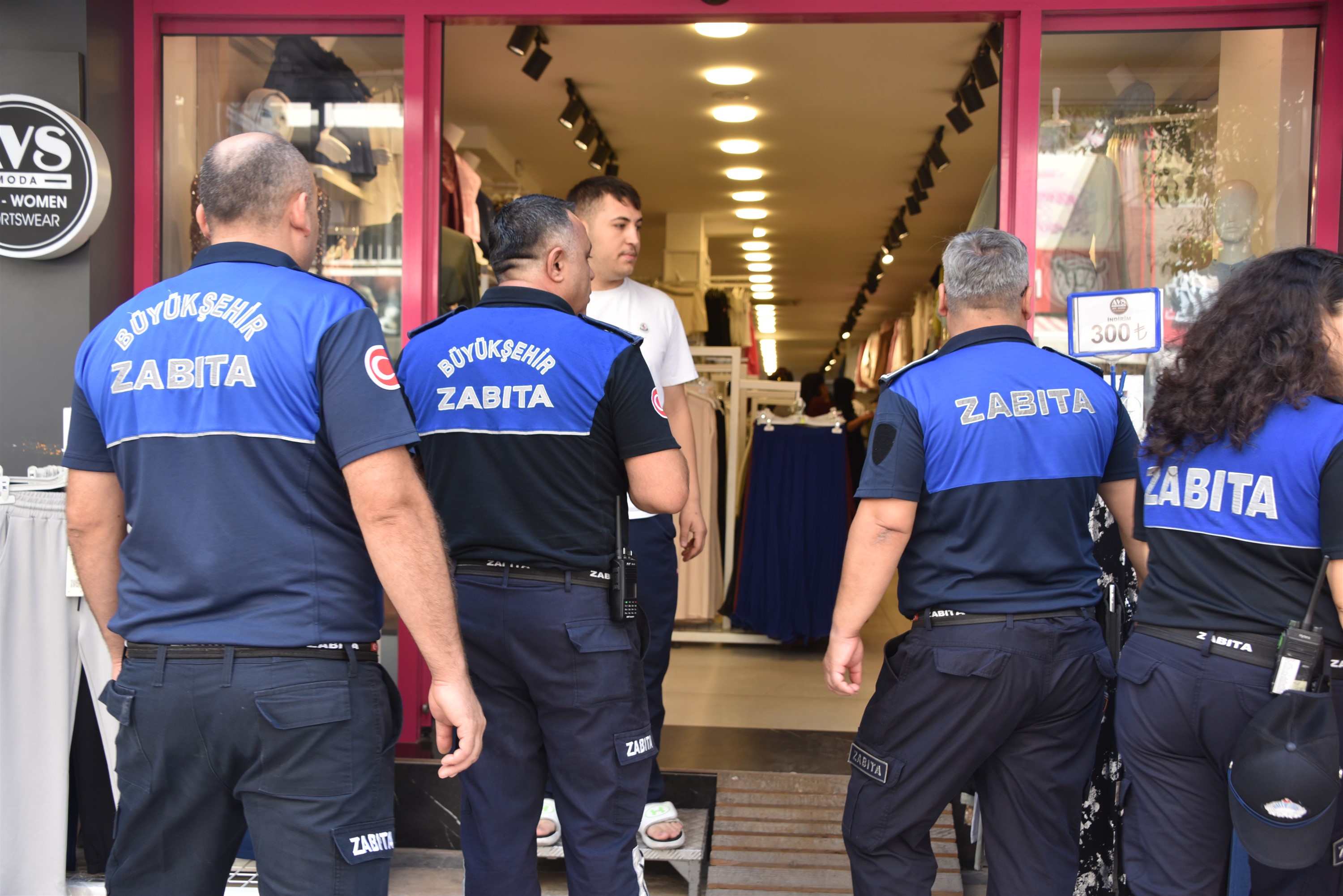 Salihli’de Kaldırım İşgali Denetimi Yapıldı (6)