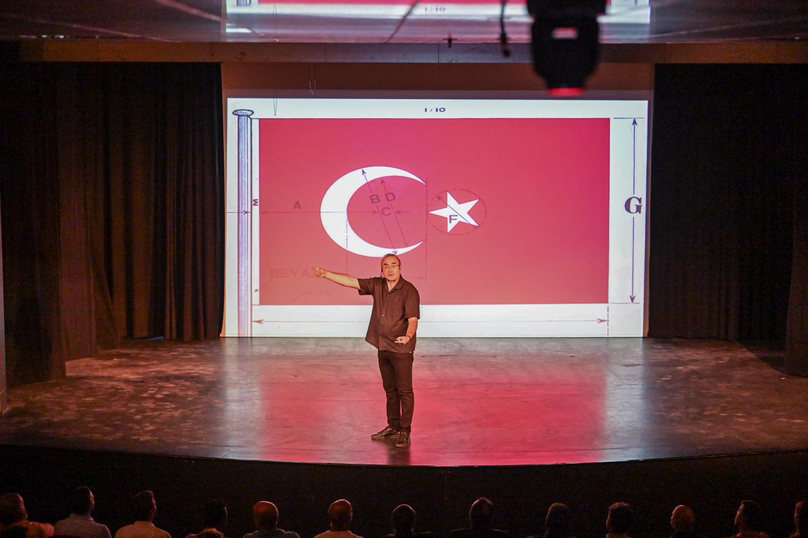 Sunay Akın’ın “Zafere Giden Yol” Söyleşisi Ayakta Alkışlandı (3)