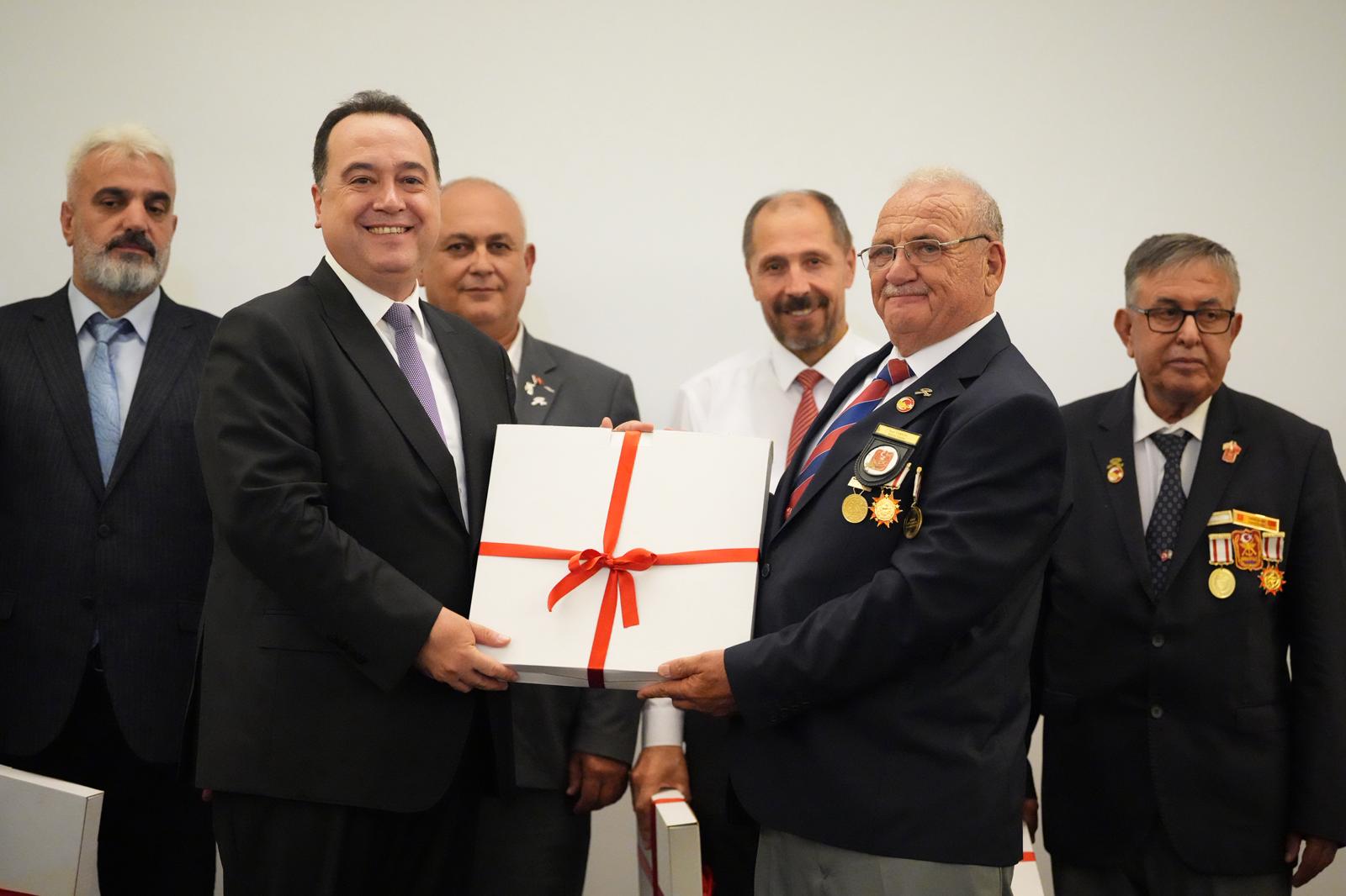 Başkan Dutlulu Şehit Yakınları Ve Gazileri Ağırladı (11)