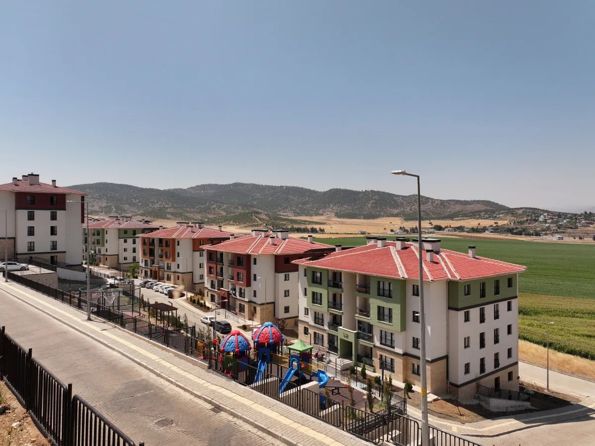 Deprem Bölgesinde Umut Yükseliyor 300 Bininci Anahtar Teslim Ediliyor (8)