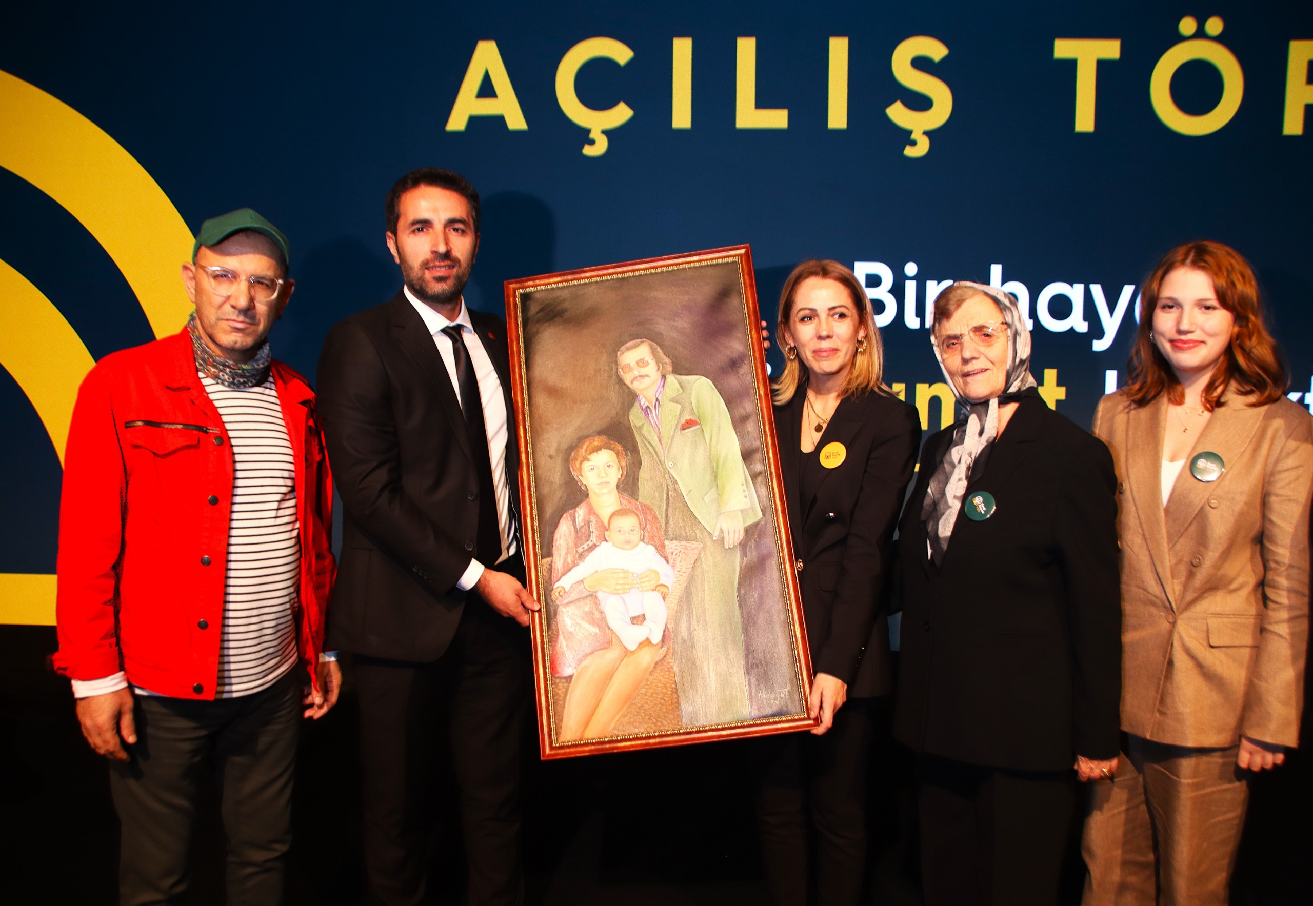 Manisa Gazeteciler Cemiyeti’nden Zeyrek Ailesini Duygulandıran Hediye (1)