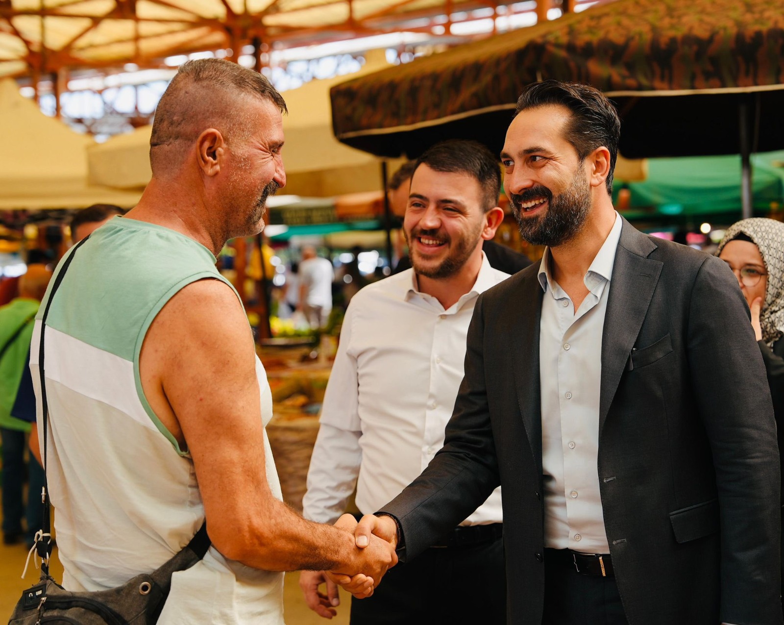 Manisa’da Arınç Rüzgarı Sahada, Halkla Omuz Omuza (5)