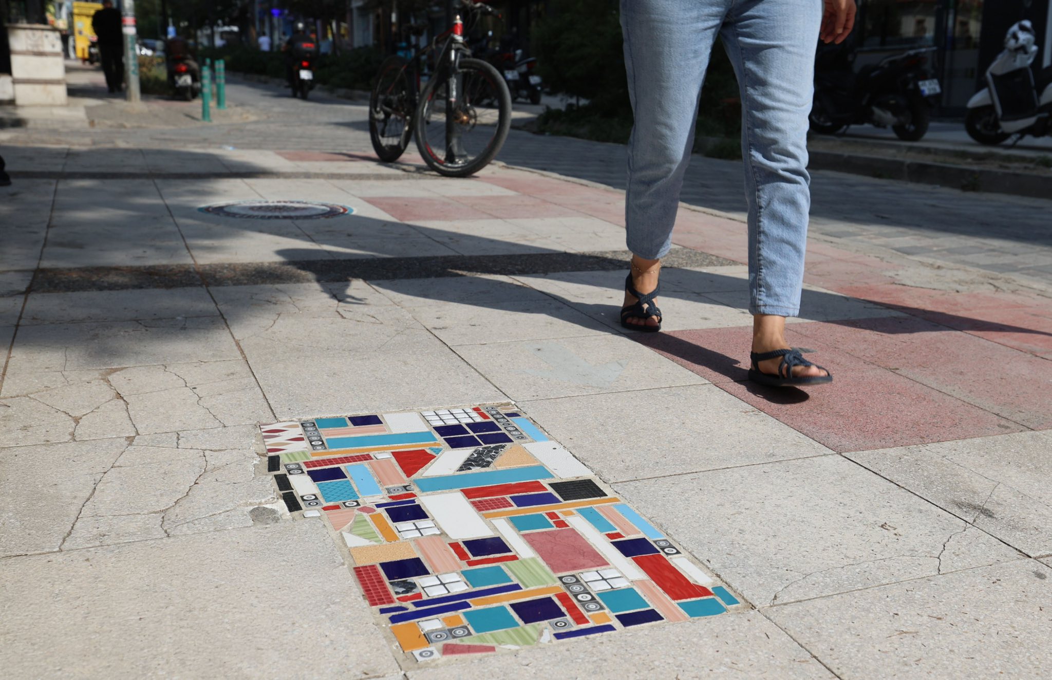 Manisa’da Bozulan Kaldırımlar Mozaikle Hayat Buld (1)