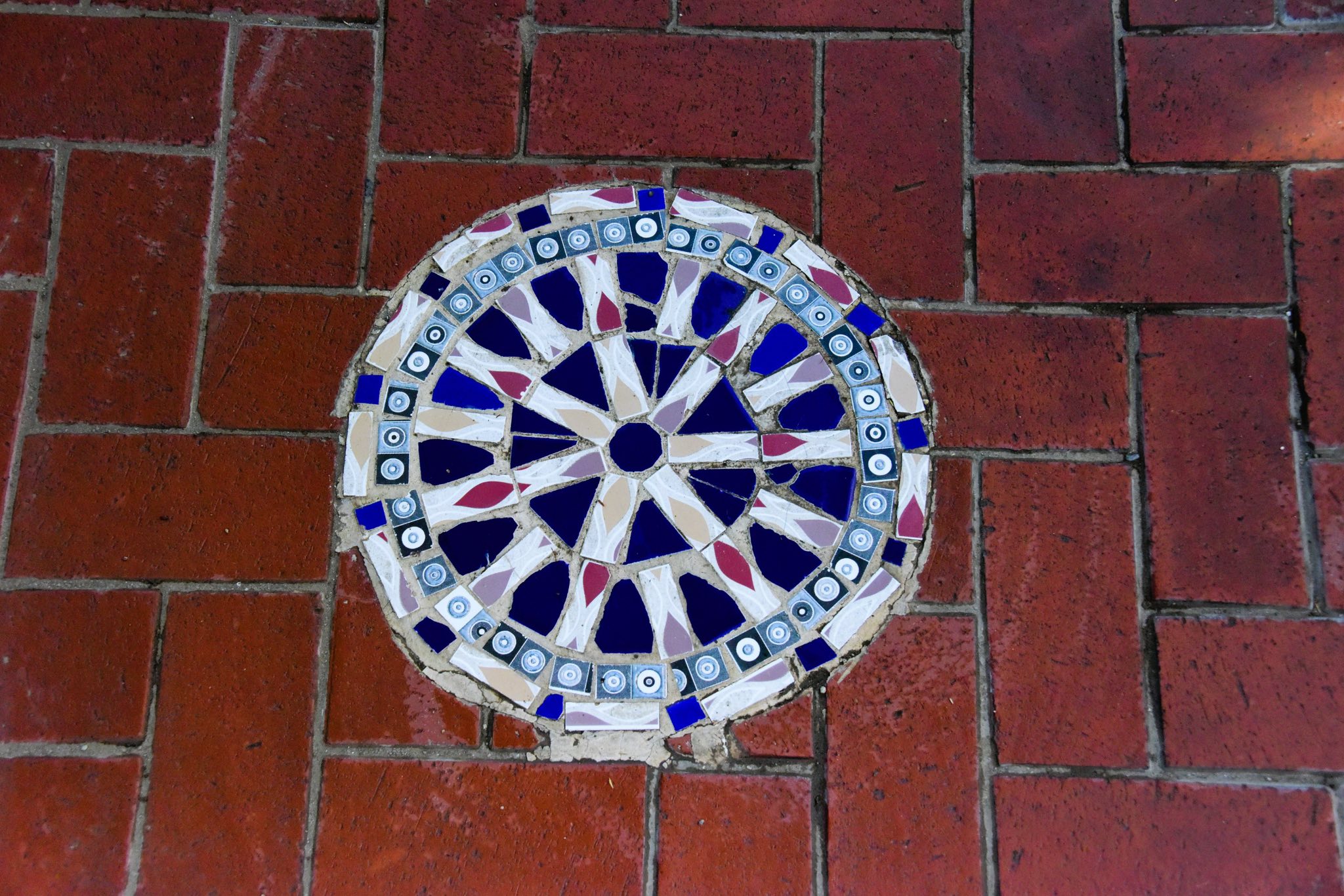 Manisa’da Bozulan Kaldırımlar Mozaikle Hayat Buld (3)