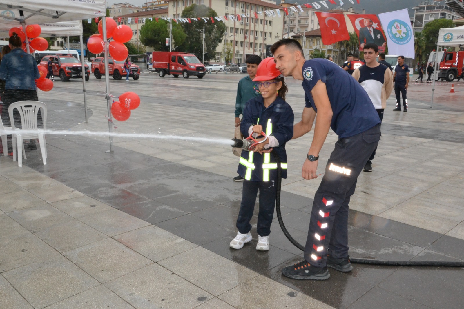 Manisa’da İtfaiye Haftası’nda Nefes Kesen Tatbikat (2)