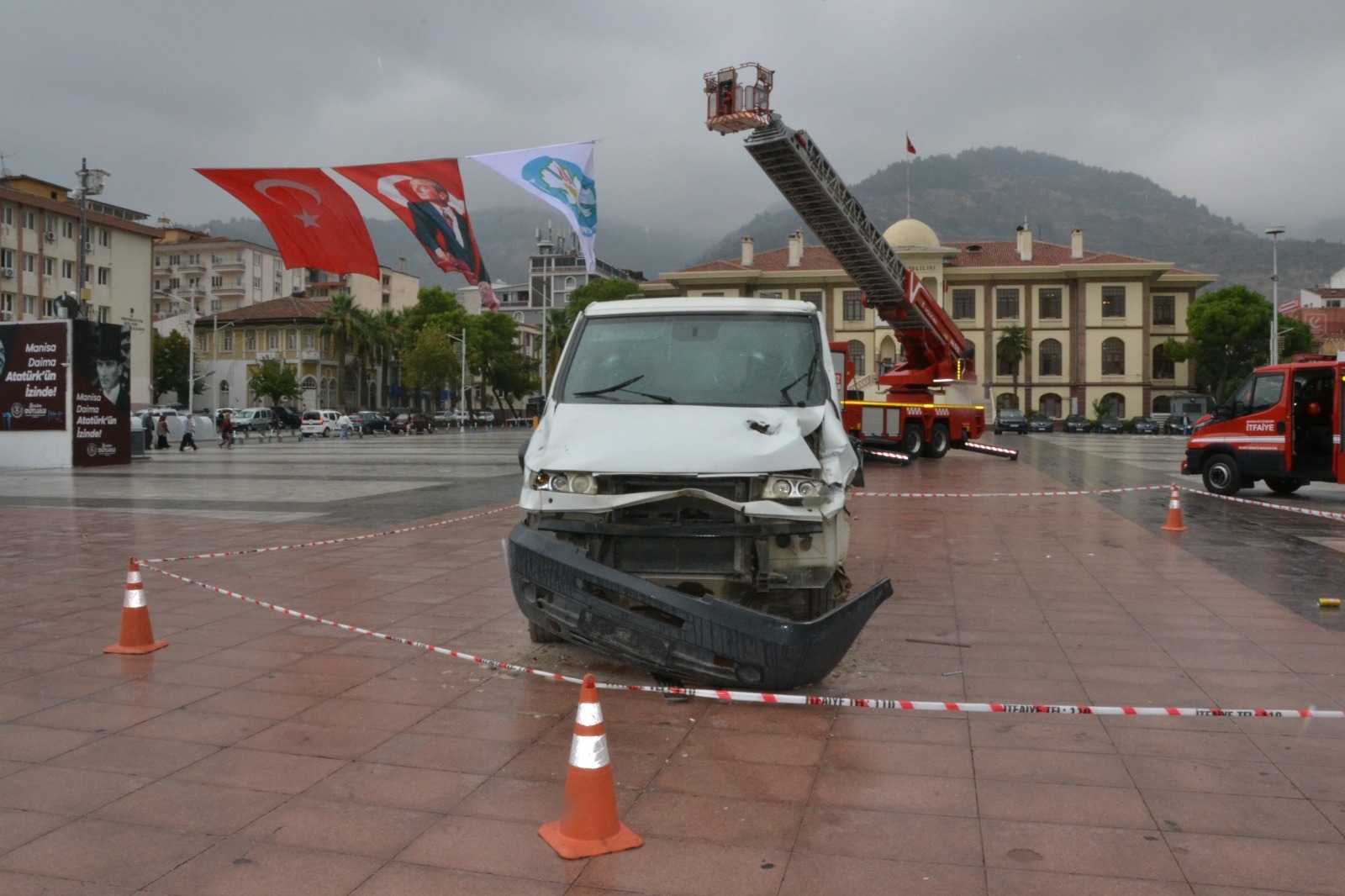 Manisa’da İtfaiye Haftası’nda Nefes Kesen Tatbikat (5)