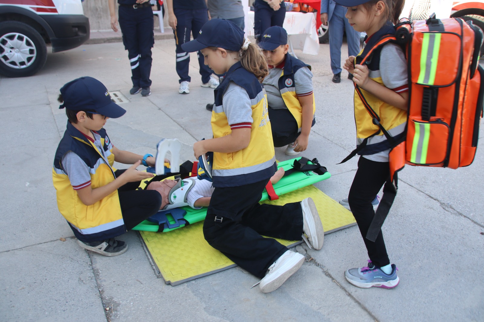 Manisada Minikler Gelecege Sağlıkla Hazırlanıyor (1)