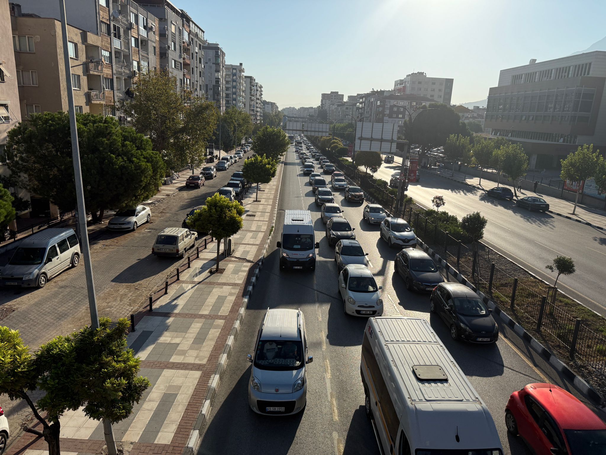 Manisalılar Güne Trafik Çilesiyle Uyandı (1)