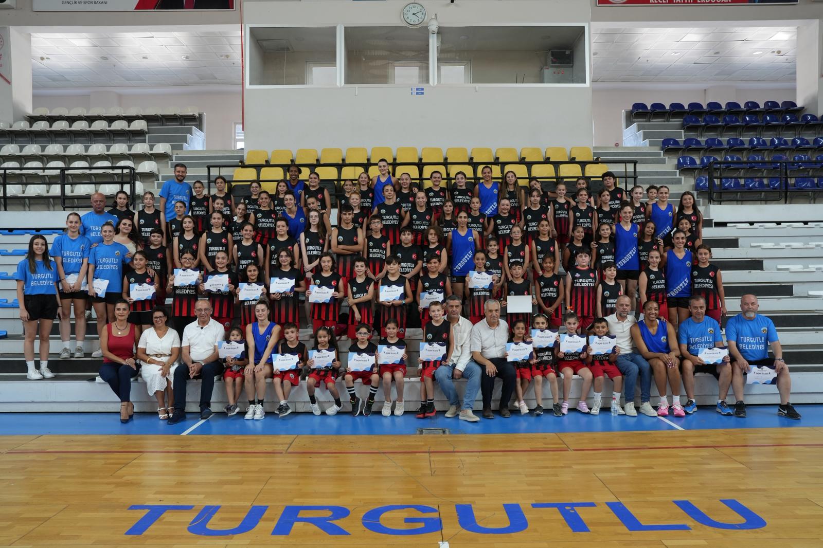 Manisa’nın Basketbol Yıldızları Belgelerini Aldı (1)