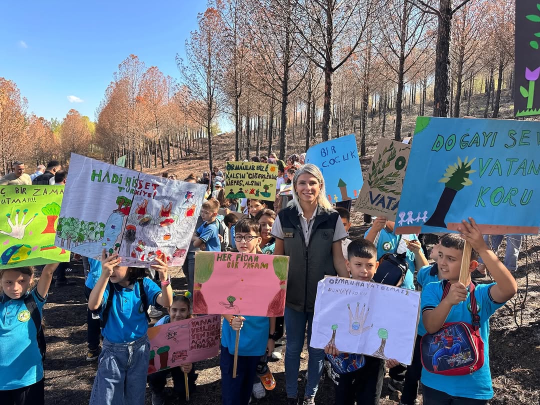 Manisa’nın Soma Ilçesinde, 103. Kurtuluş Günü Dolayısıyla Örnek Bir Etkinlik Gerçekleştirildi (1)-2