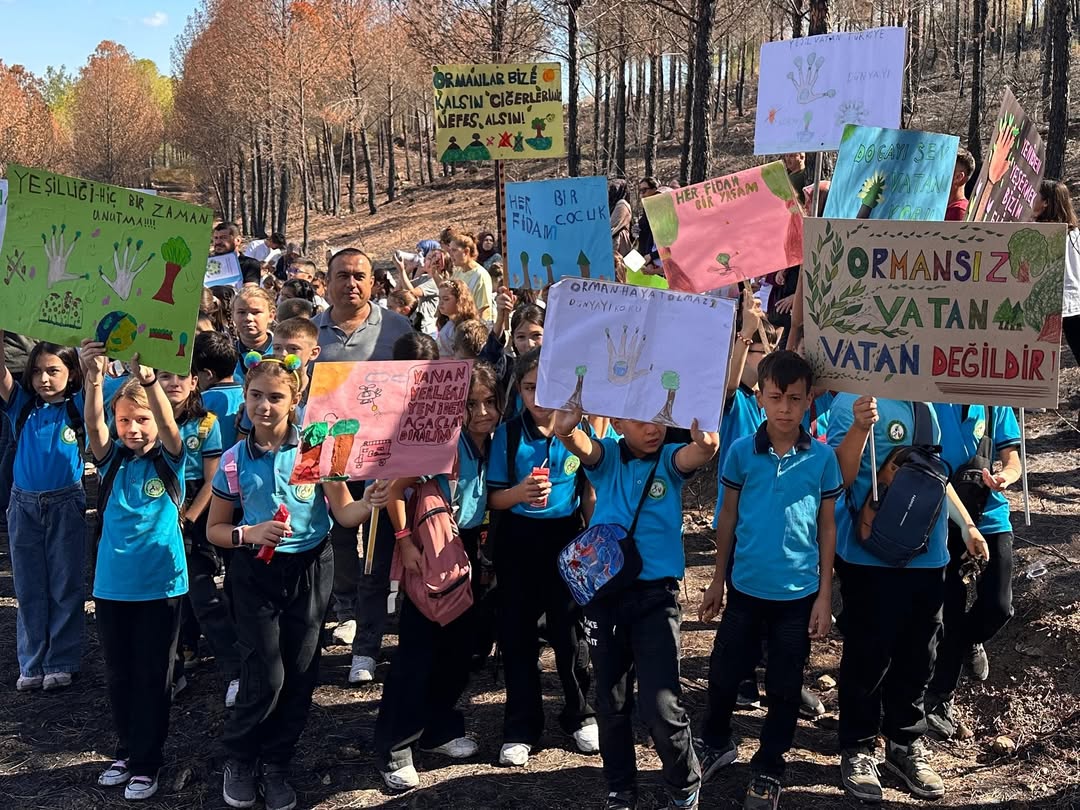 Manisa’nın Soma Ilçesinde, 103. Kurtuluş Günü Dolayısıyla Örnek Bir Etkinlik Gerçekleştirildi (3)-1