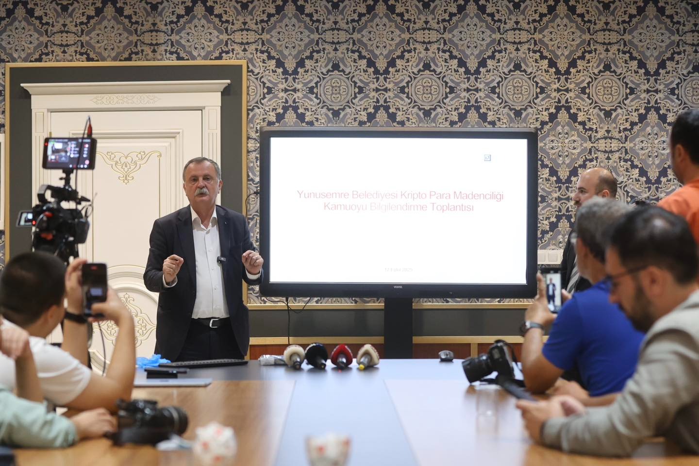 Manisa’nın Yunusemre Belediyesi’nde Ortaya Atılan Iddialar Gündeme Bomba Gibi Düştü. Chp’li Yunusemre Bağlı Oda (3)