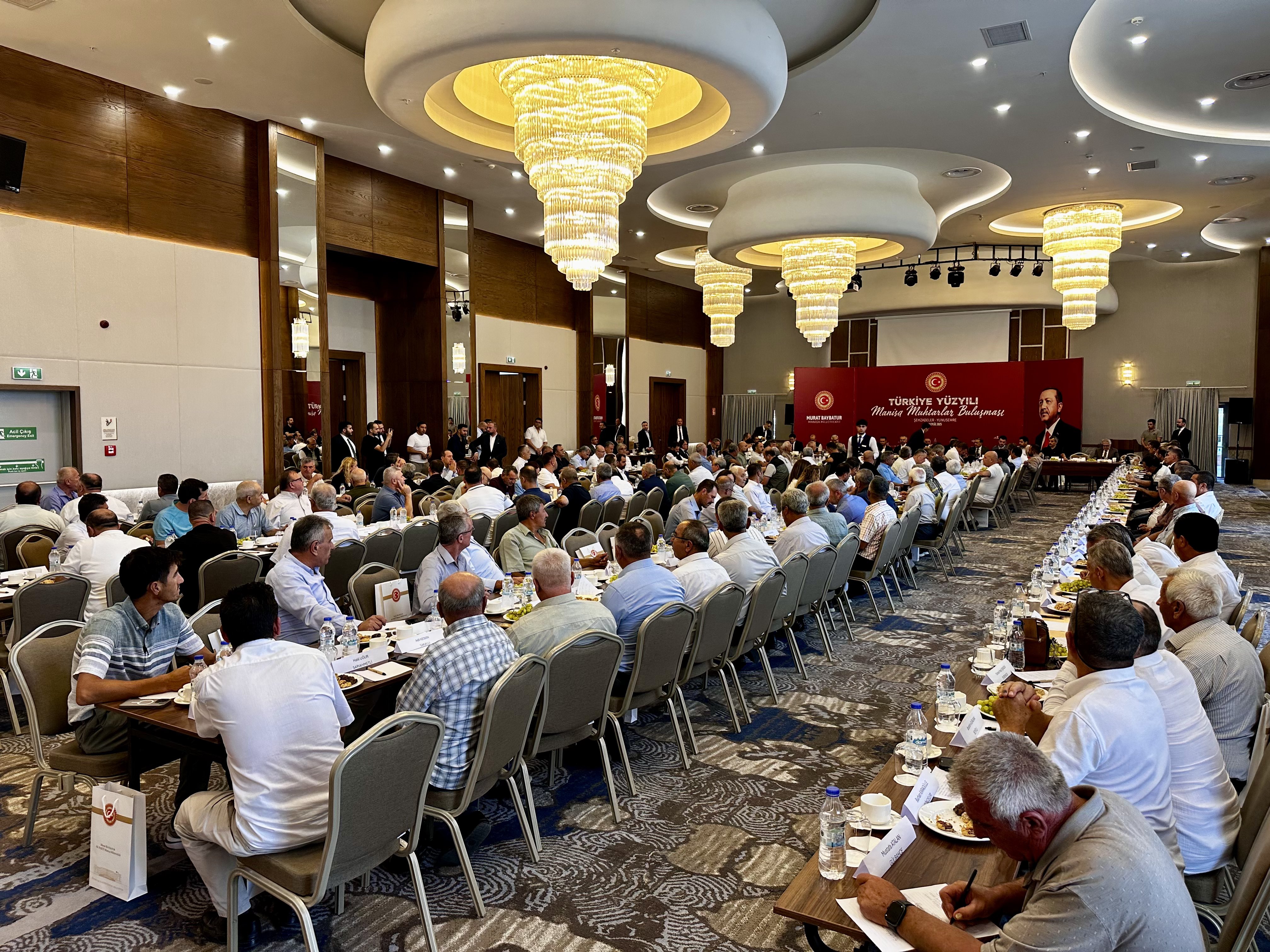 Murat Baybatur Manisalı Muhtarlarla Bir Araya Geldi (1)-1