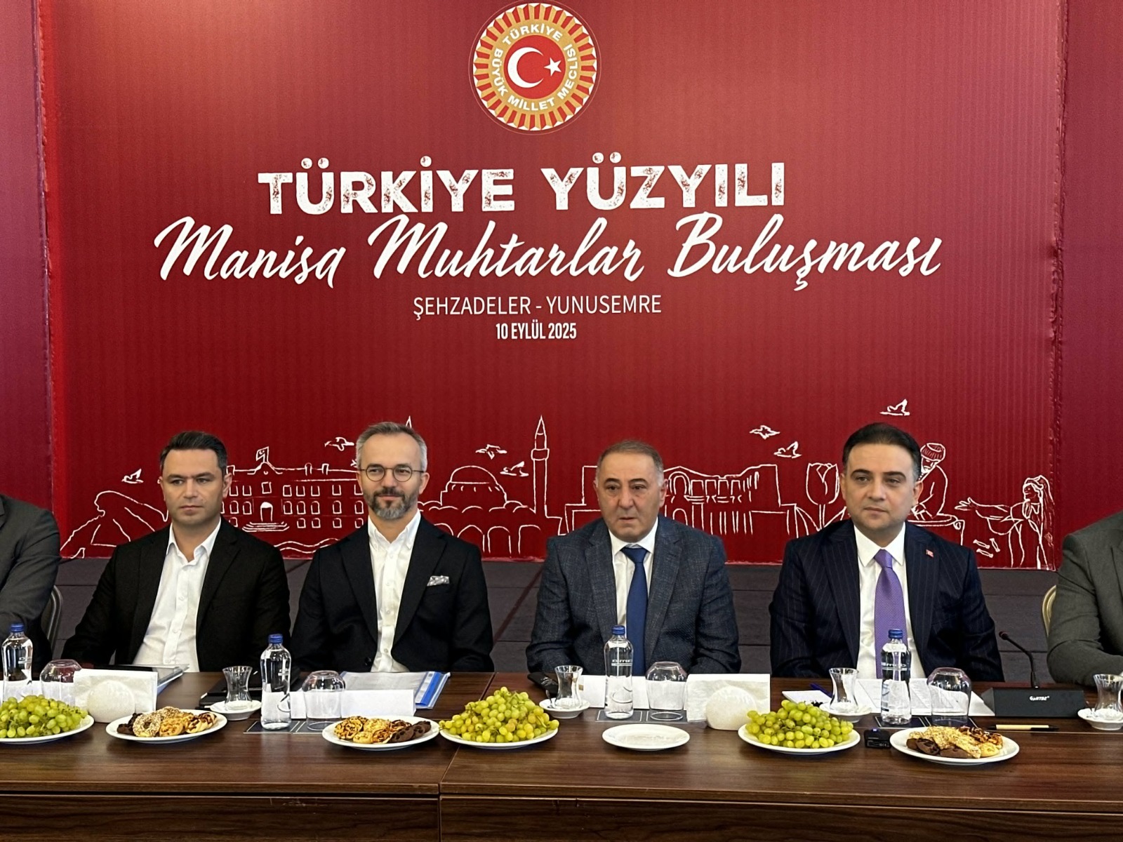 Murat Baybatur Manisalı Muhtarlarla Bir Araya Geldi (2)