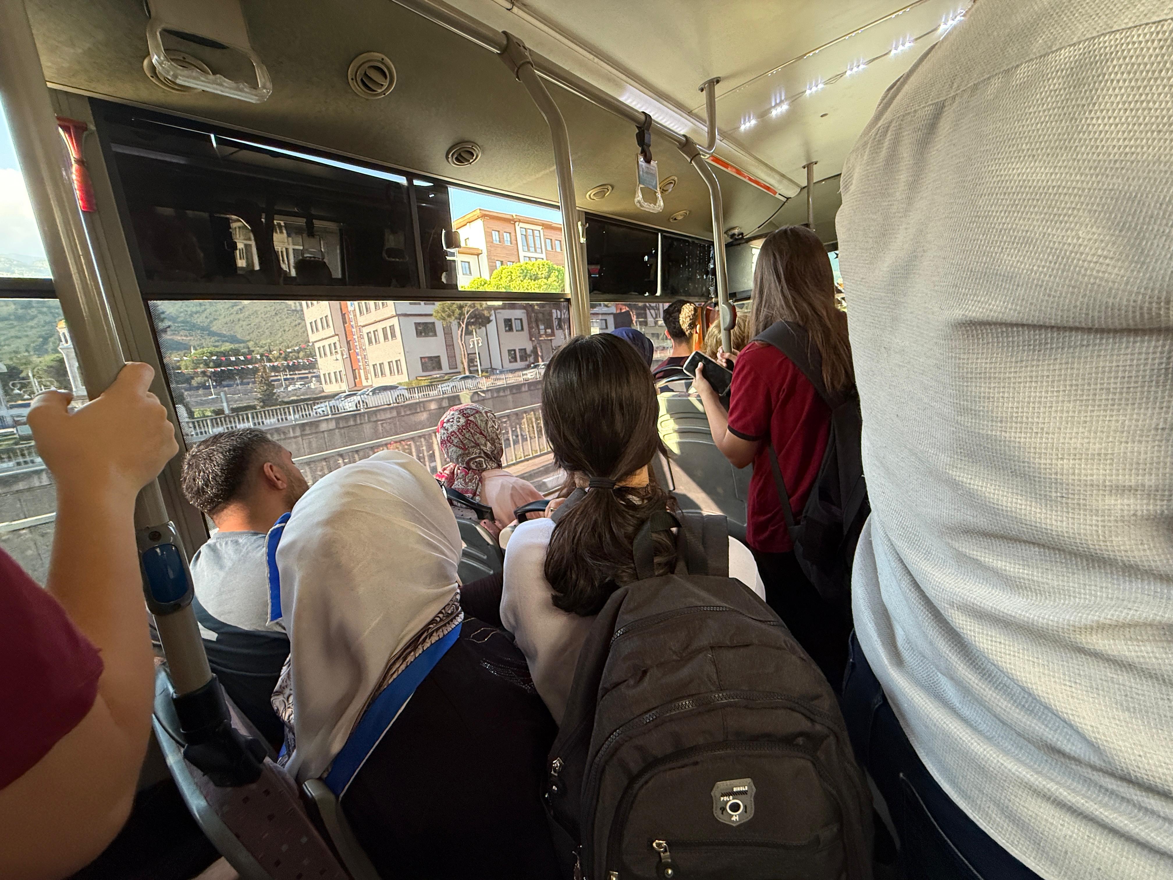 Okullar Açıldı, Manisa Da Otobüsler Doldu Taştı (3)-1