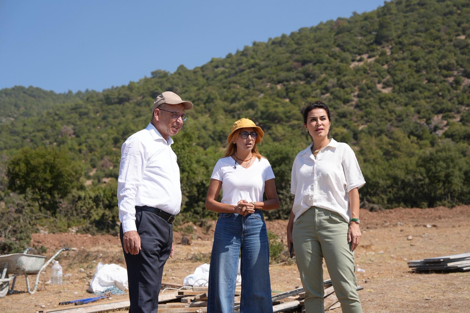 Turgutlu Belediye Başkanı Çetin Akın, Ilçenin Dört Bir Yanında Süren Çalışmaları Yerinde Inceleyerek Saha Mesaisine Devam Etti (4)
