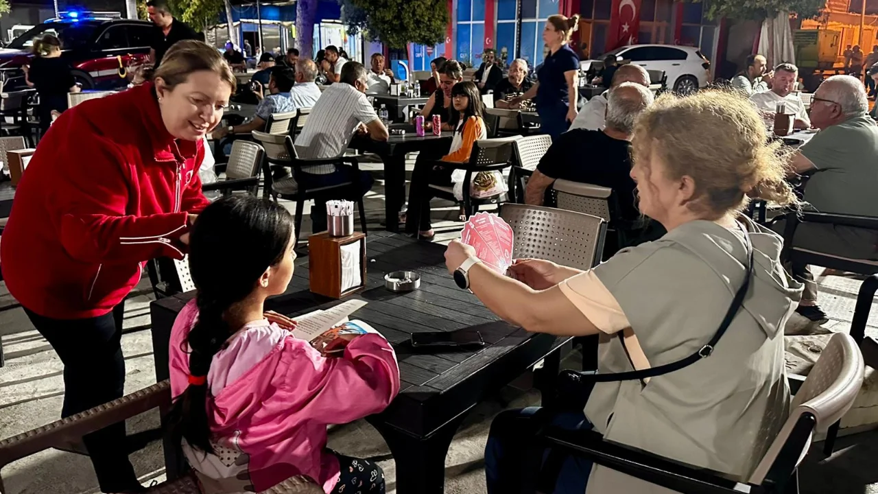 68Cfc08846Bdf Manisada Kizilay Ve Jandarmadan Vatandasa Afet Ve Guvenlik Egitimi