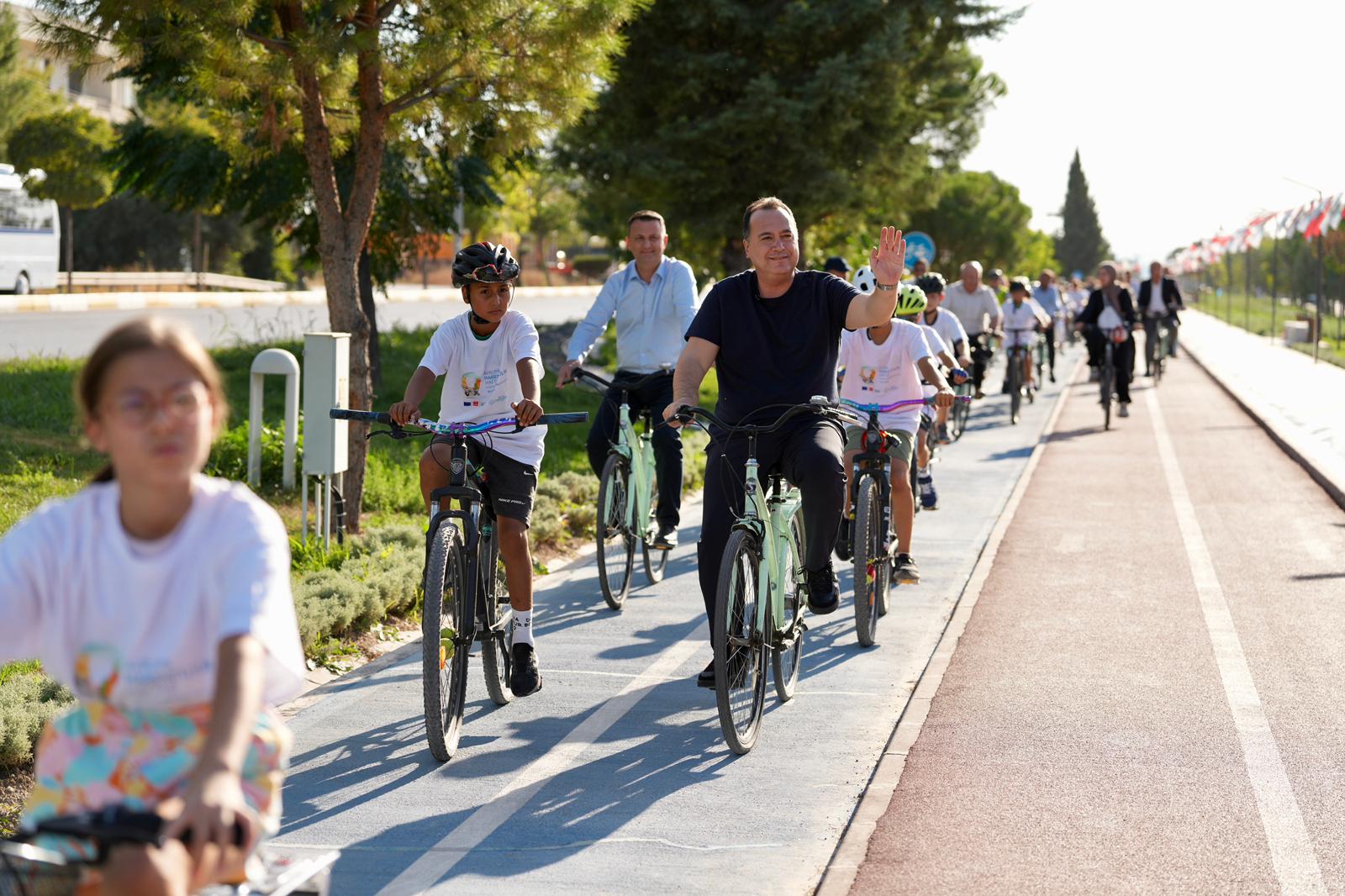 Akhisarlılar Sağlıklı Yaşam İçin Pedal Çevirdi (12)