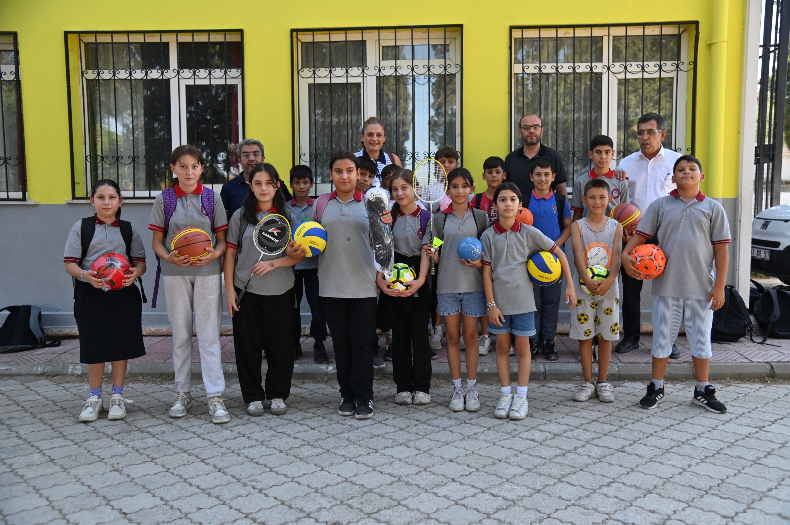 Belediye’den Öğrencilere Spor Malzemesi Desteği (5)