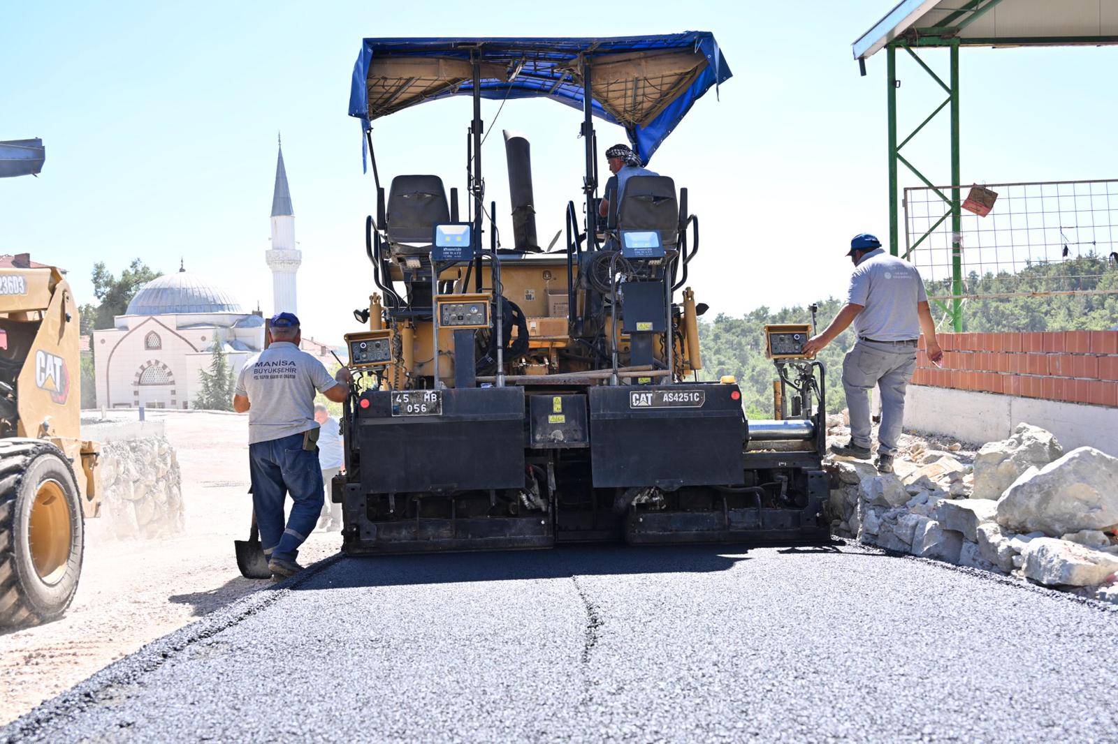Büyükşehir, Gördes’i Asfaltladı (2)